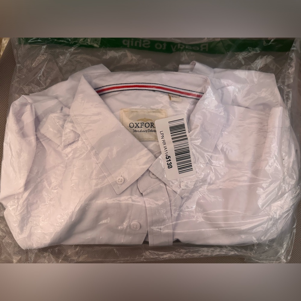 OXFORD. Button down Shirt. Color white. In size XL.